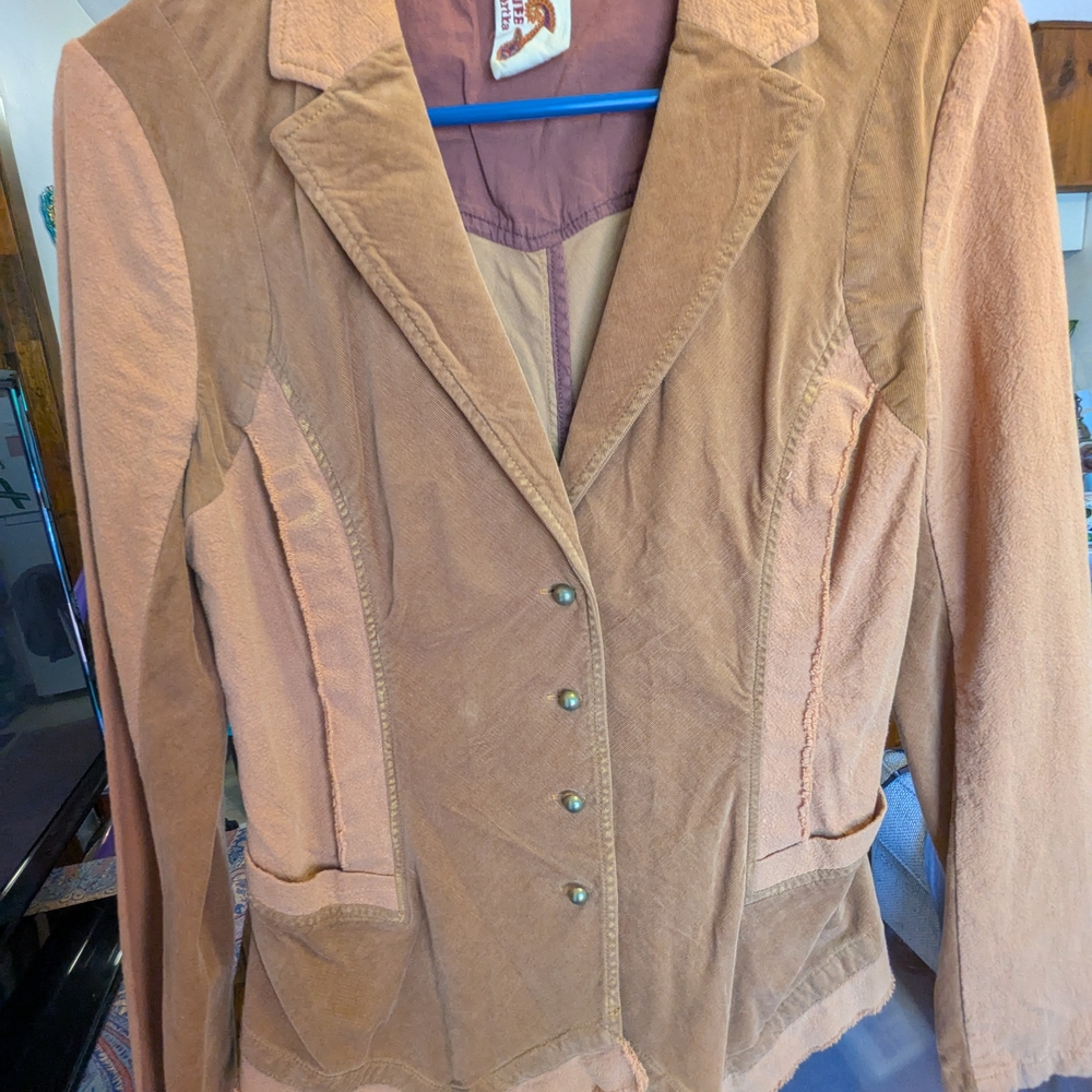 Artka - Discontinued Brand - Tan Blazer with Notched Lapels and Tailored Fit